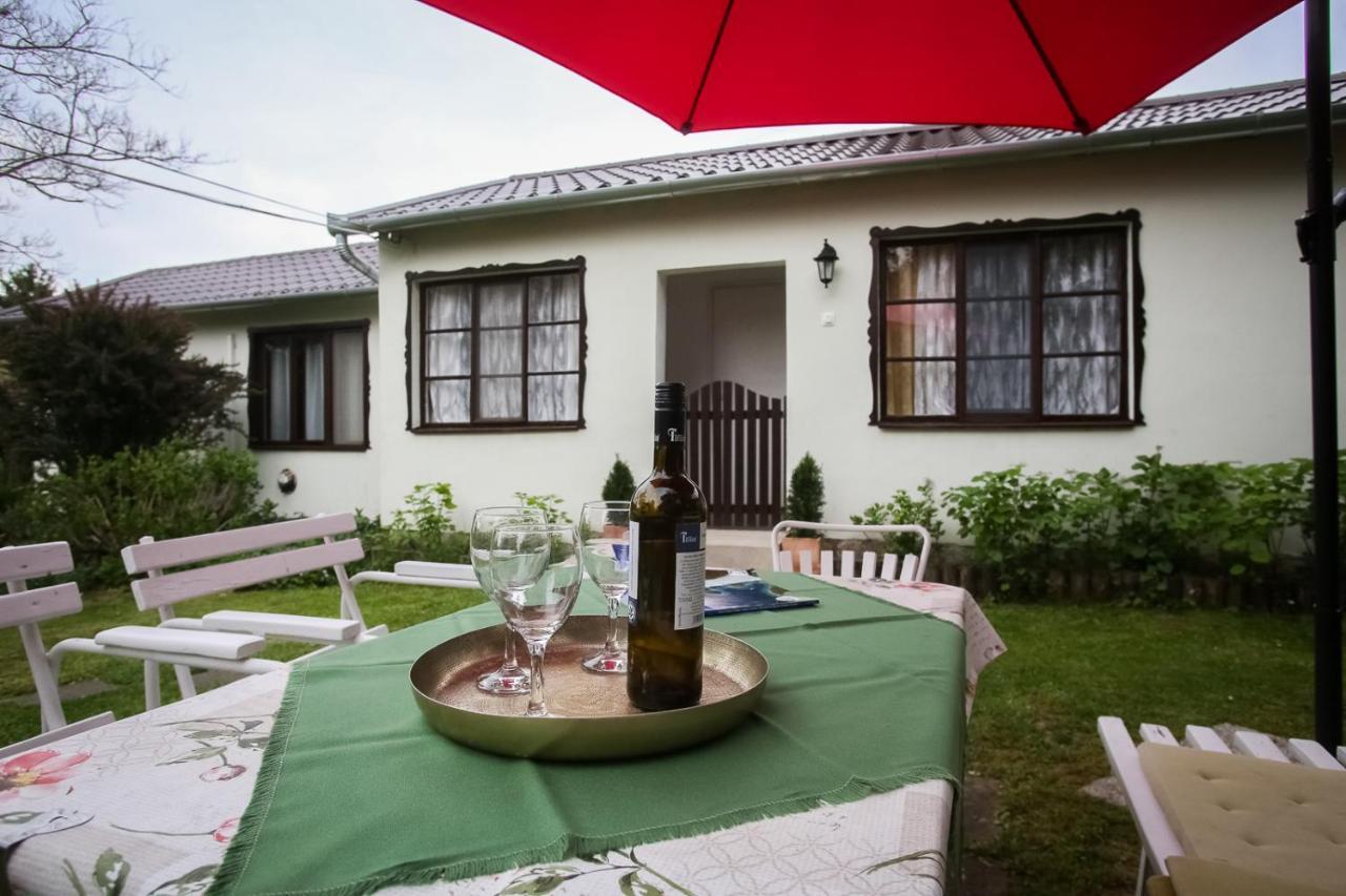 Hellenyi Apartmanok Харканы Экстерьер фото