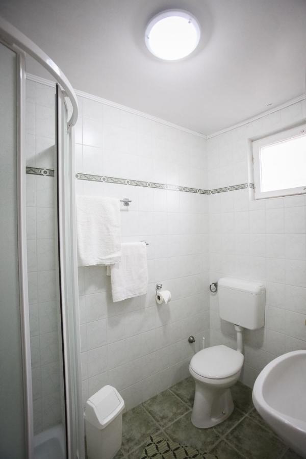 Hellenyi Apartmanok Харканы Экстерьер фото