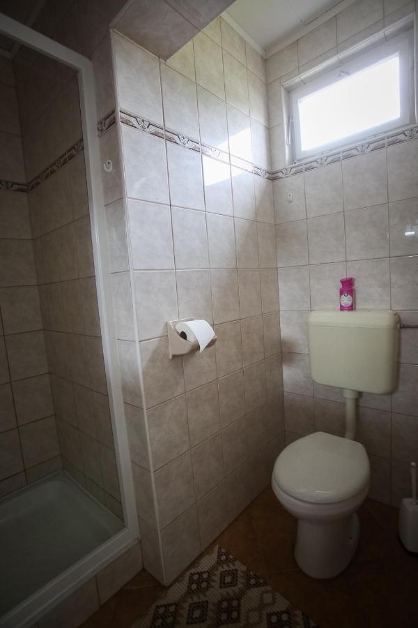 Hellenyi Apartmanok Харканы Экстерьер фото